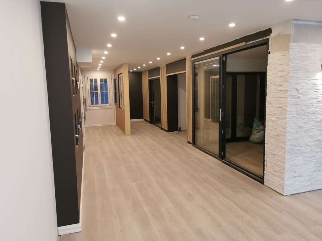 Image of a windows and doors showroom.