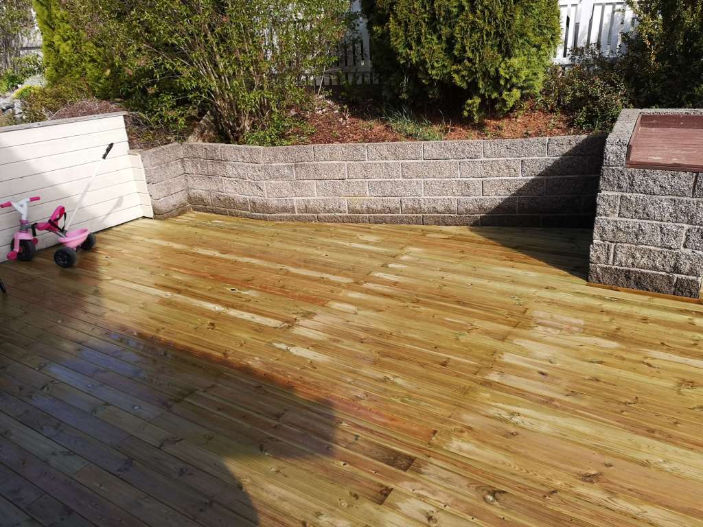 Image of a terrace, stairs and protective walls